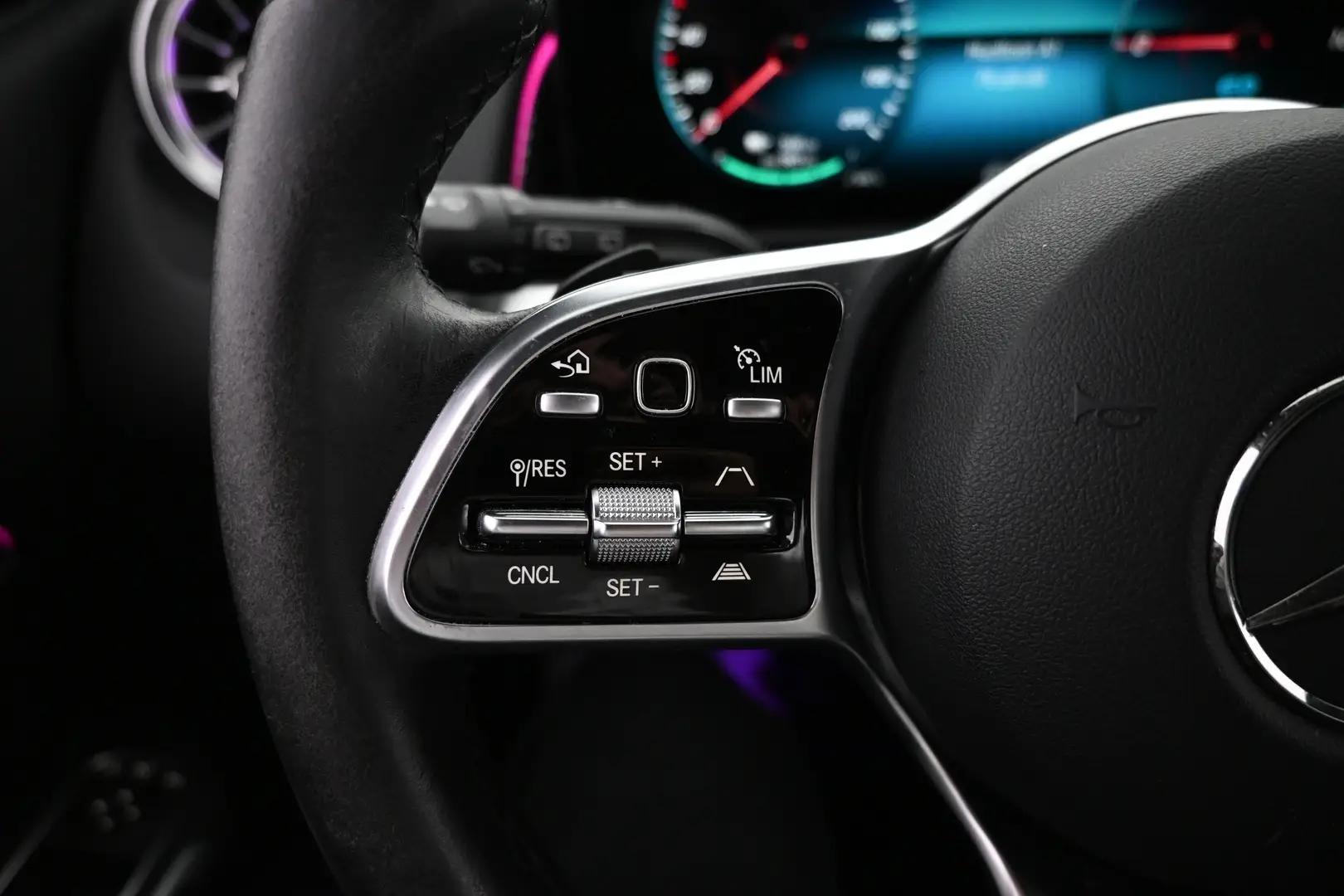 Car Image - 72BK1Z4auTIPVPgrpZrzja
