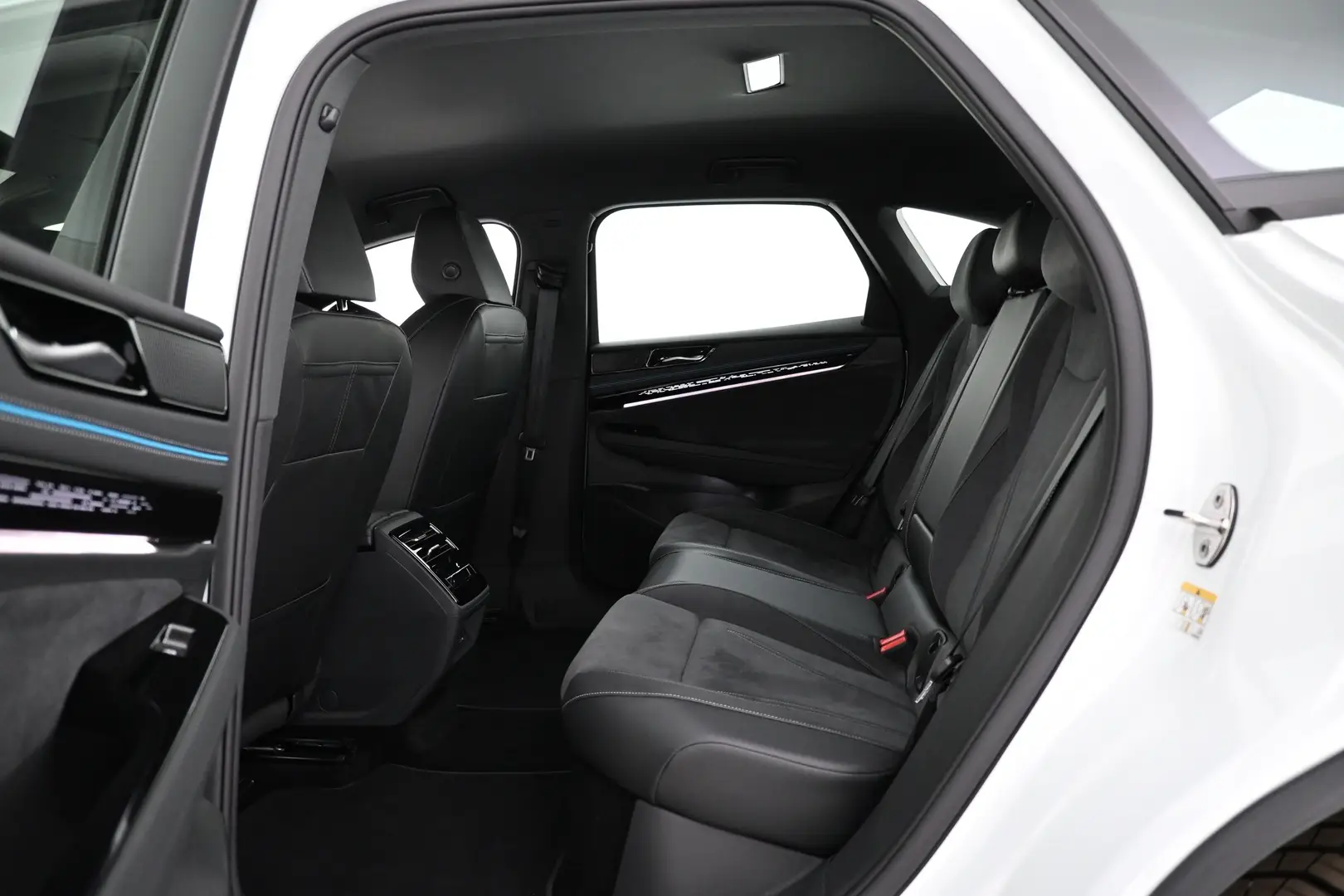 Car Image - 3WA0w2JlFmLKBLIH7T5iMe