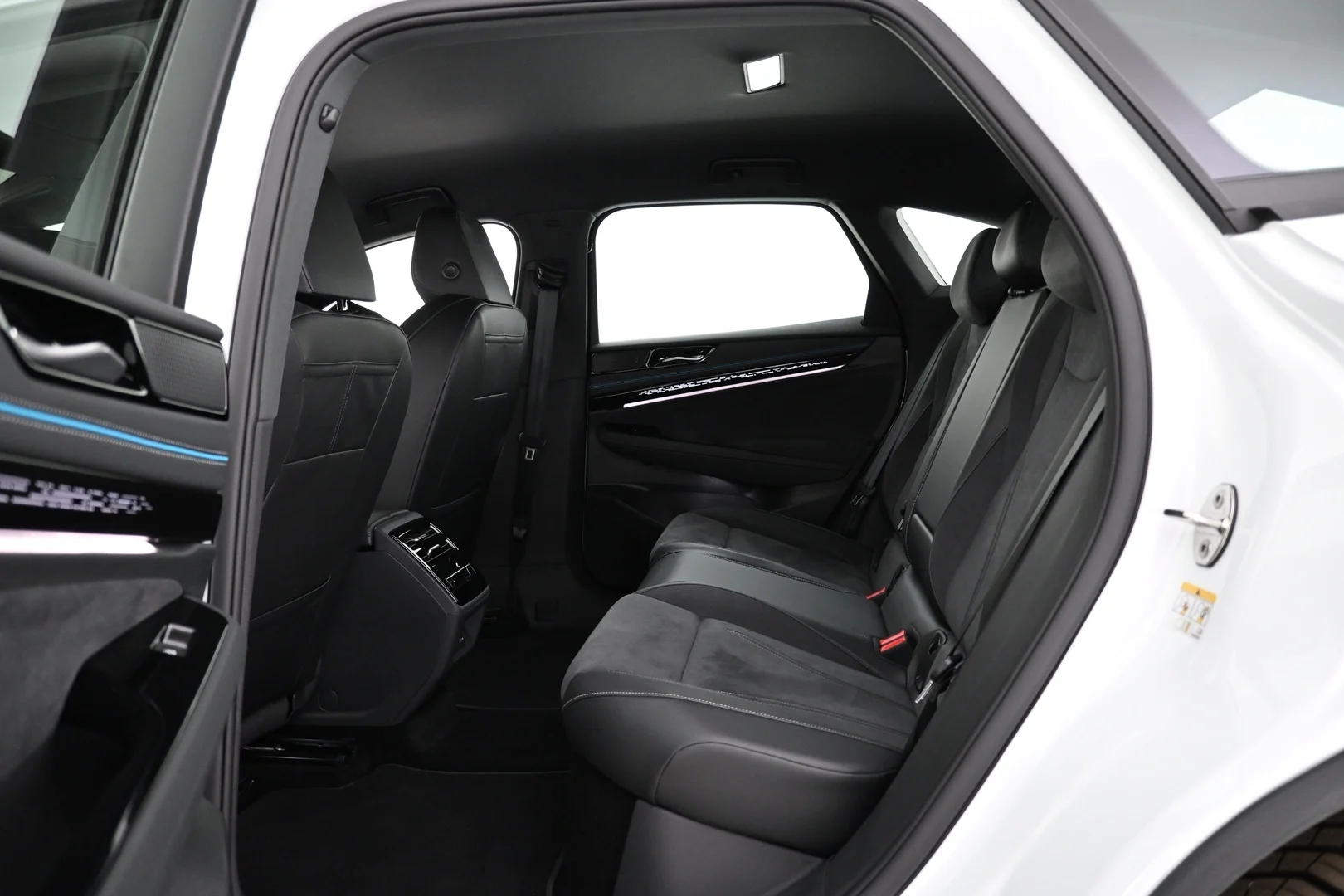 Car Image - 3WA0w2JlFmLKBLIH7T5iMe