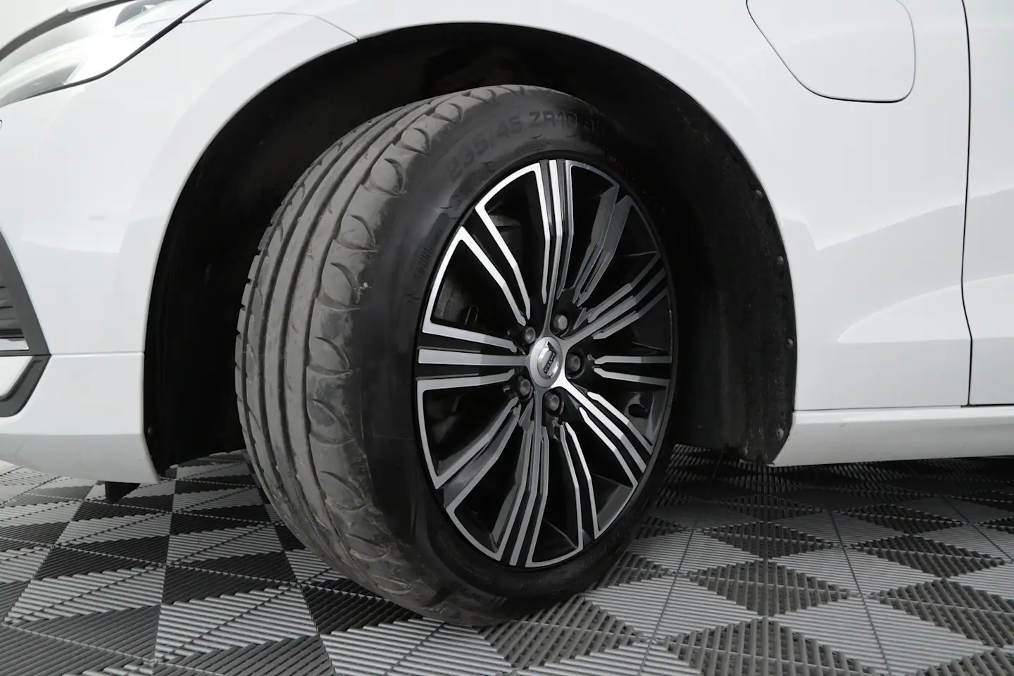 Car Image - uDDOUX4sCfxrj5MZD8XOL