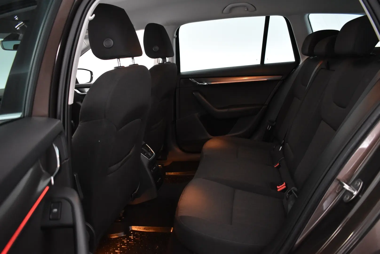 Car Image - 1ll8sL7zBdllNXtlfvDOSF