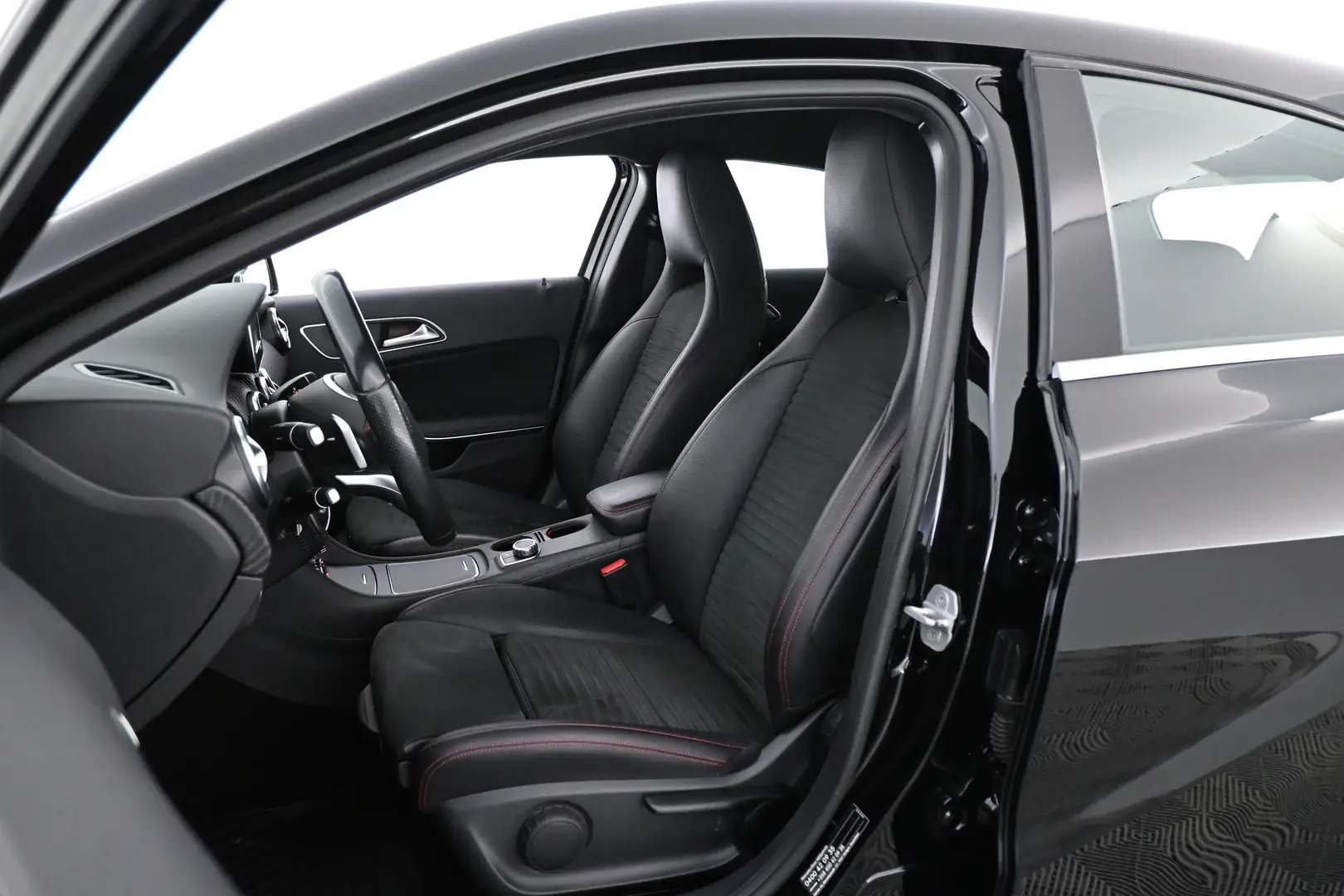 Car Image - 76az3h12EEdLlUJcjmnWOs