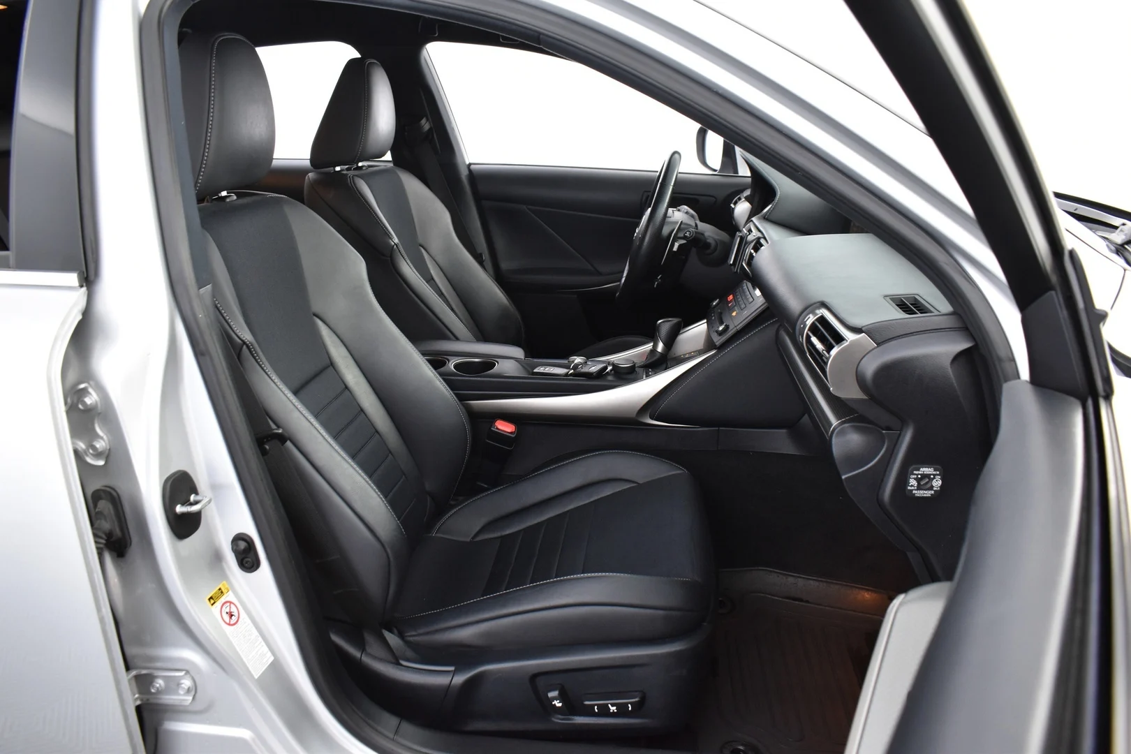 Car Image - 210GqF4Q7GwZZjpxXeKBdY
