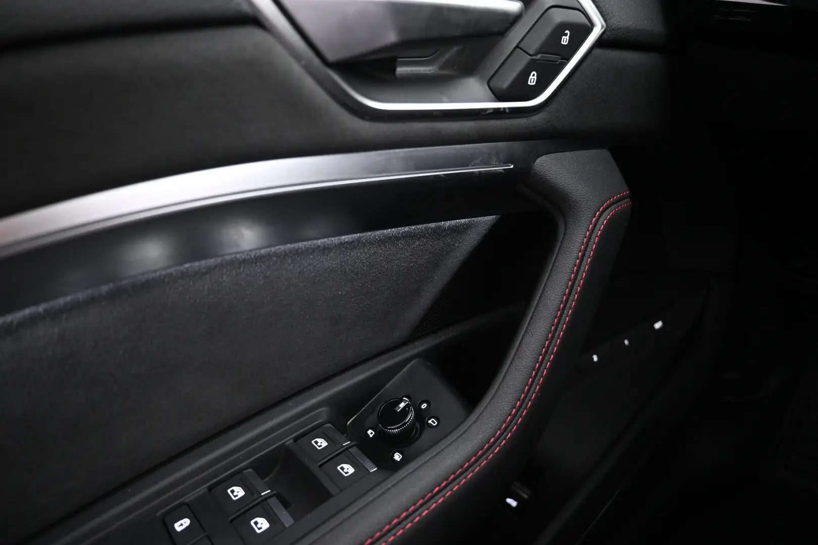 Car Image - 1UZzZ5X02EUYWof29o19Yu