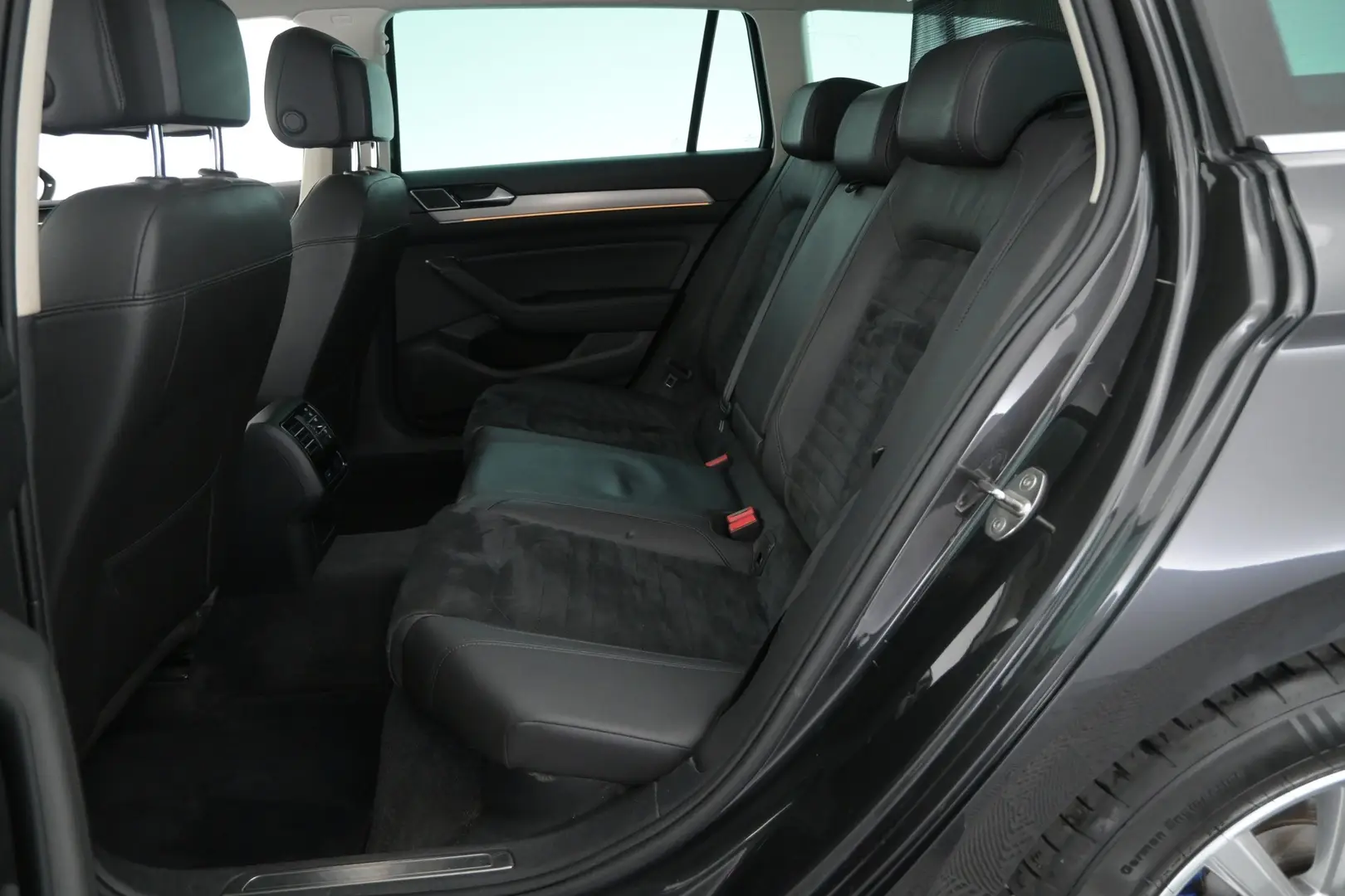 Car Image - 6SVpV2hiP0aGTcV6n4E7Qf