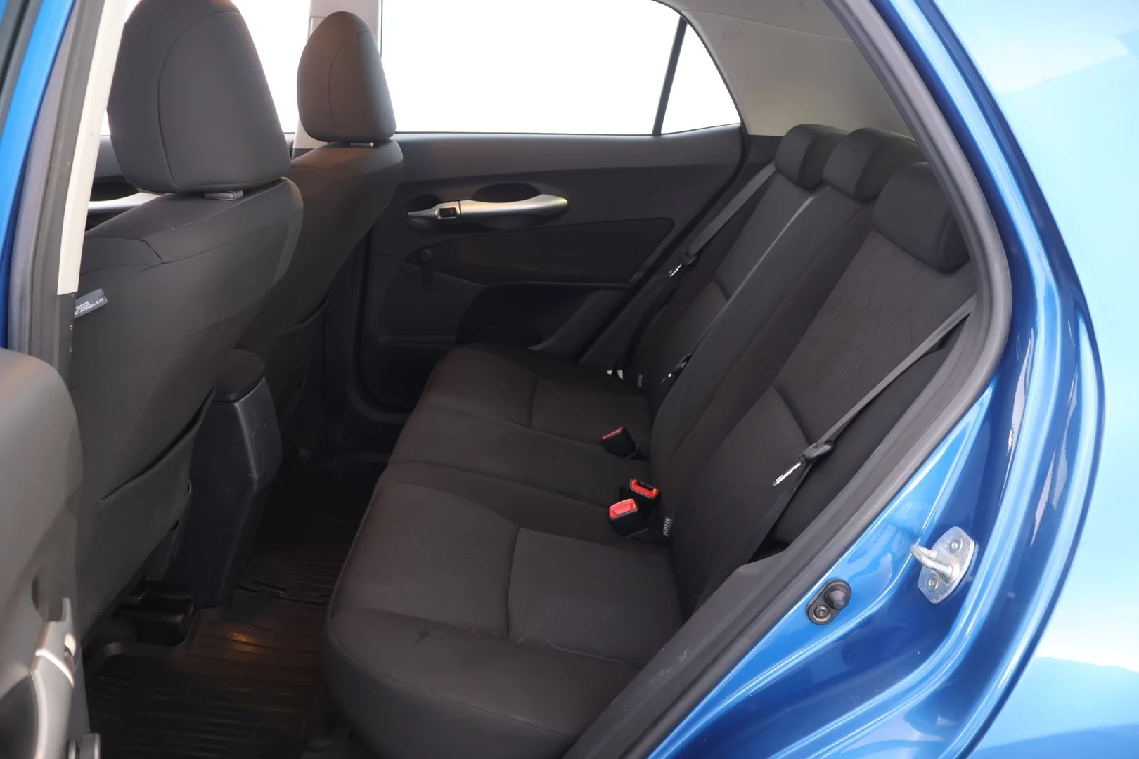 Car Image - 6ZcW2ql7V20v1IVjzDQVAe