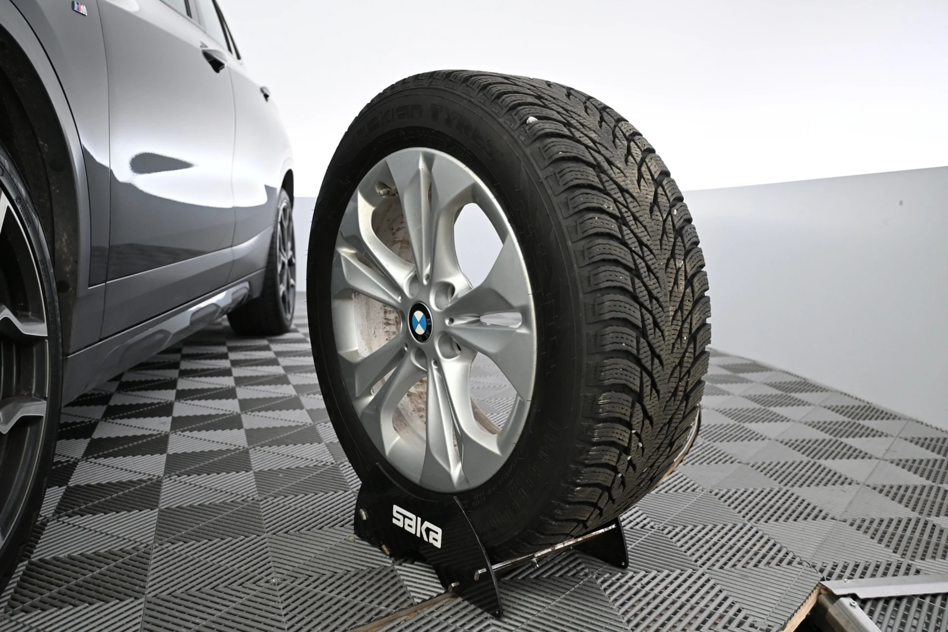 Car Image - KMLe0rxw3n0aFrmOKxadR