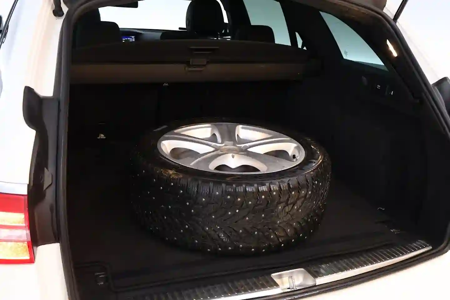 Car Image - 3sQHL6td96JlaN1hqsW4fZ