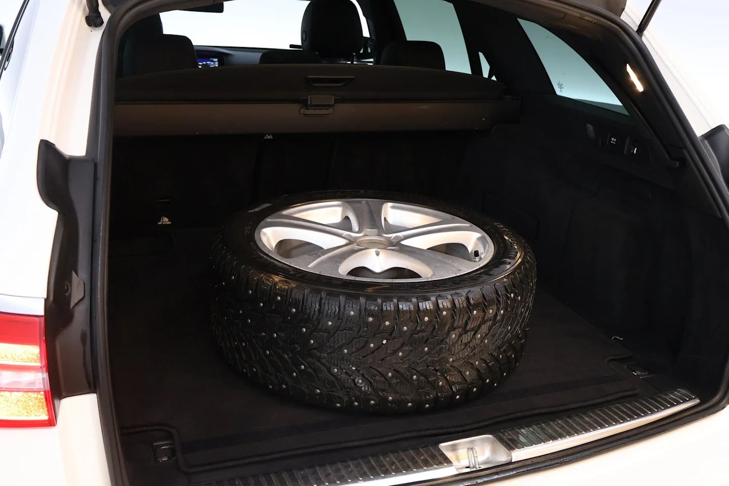 Car Image - 3sQHL6td96JlaN1hqsW4fZ