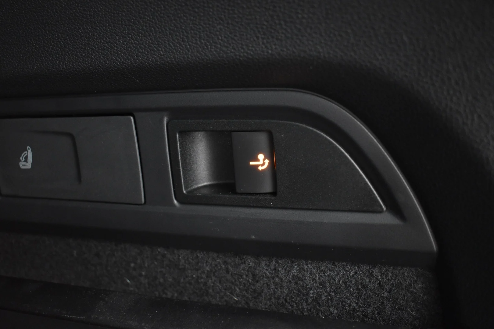 Car Image - 5uXrOZYVpd13KqYpa4RKUO