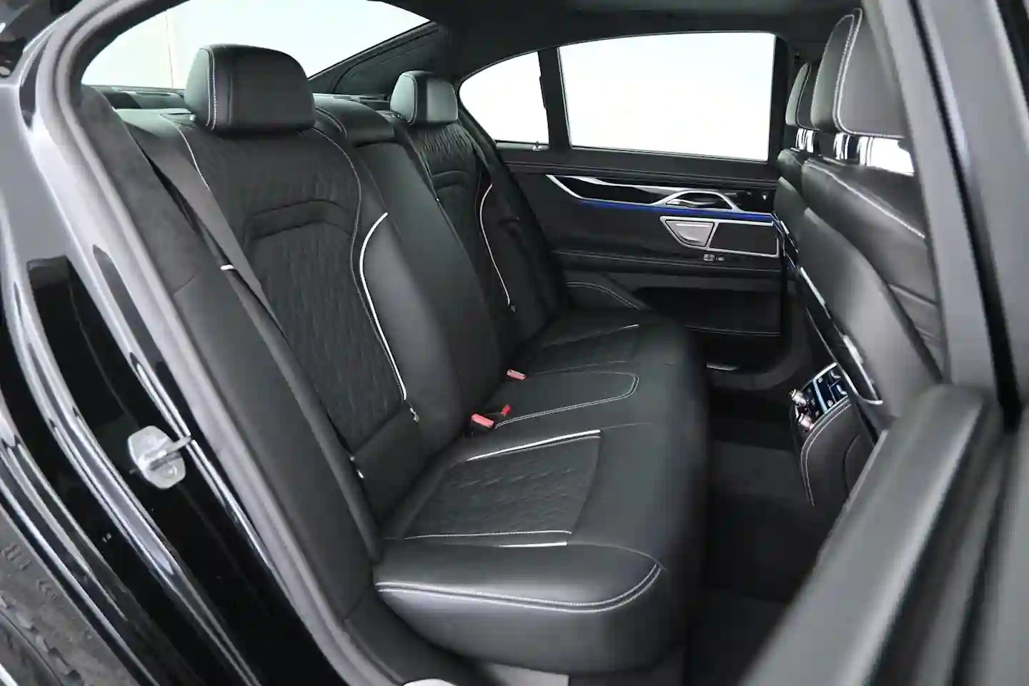 Car Image - 6SmPiGu3f0uVvcStaxfCRD