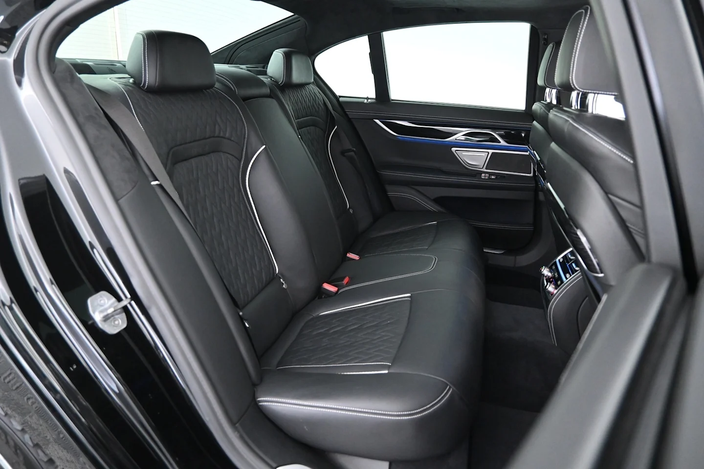 Car Image - 6SmPiGu3f0uVvcStaxfCRD