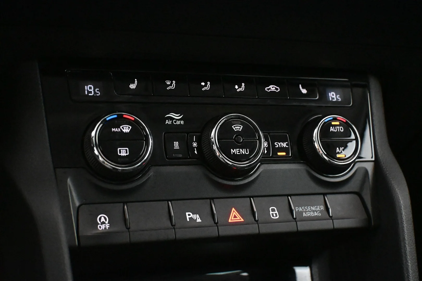 Car Image - 2NuJLxE3IWR9ssU1r72s1D