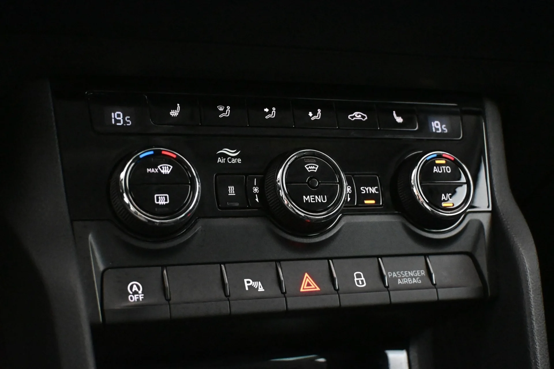 Car Image - 2NuJLxE3IWR9ssU1r72s1D