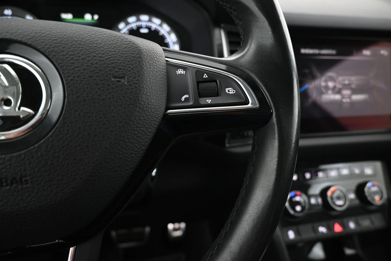 Car Image - 5H43SlmZkTbbpxXUs5Xarz
