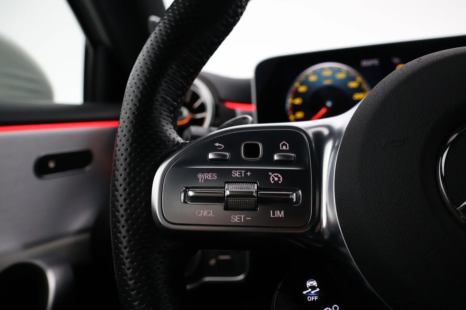 Car Image - 4t8BaXmADKK4dygrDnIgSL