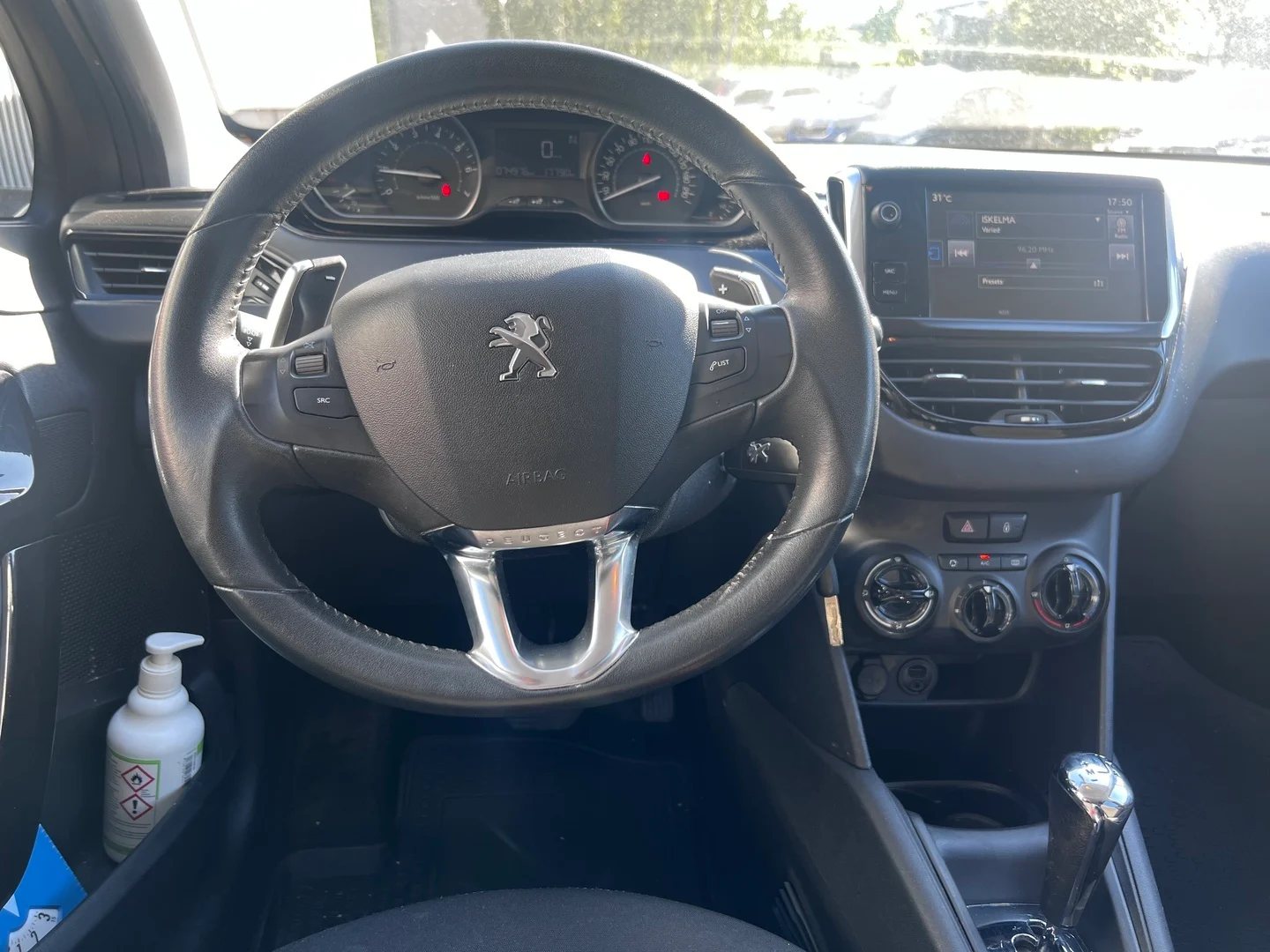 Car Image - 2eVS3098MfzyrZa5kTaJbB