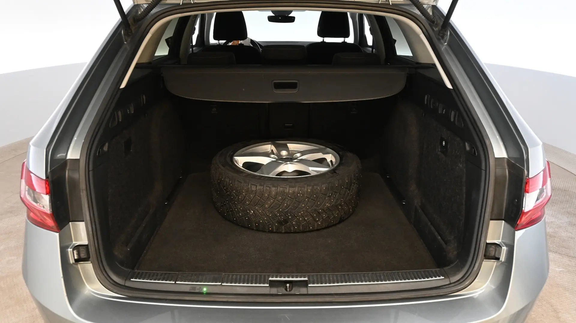 Car Image - 4jNYWFkkHGWDPUMPtGgd2x