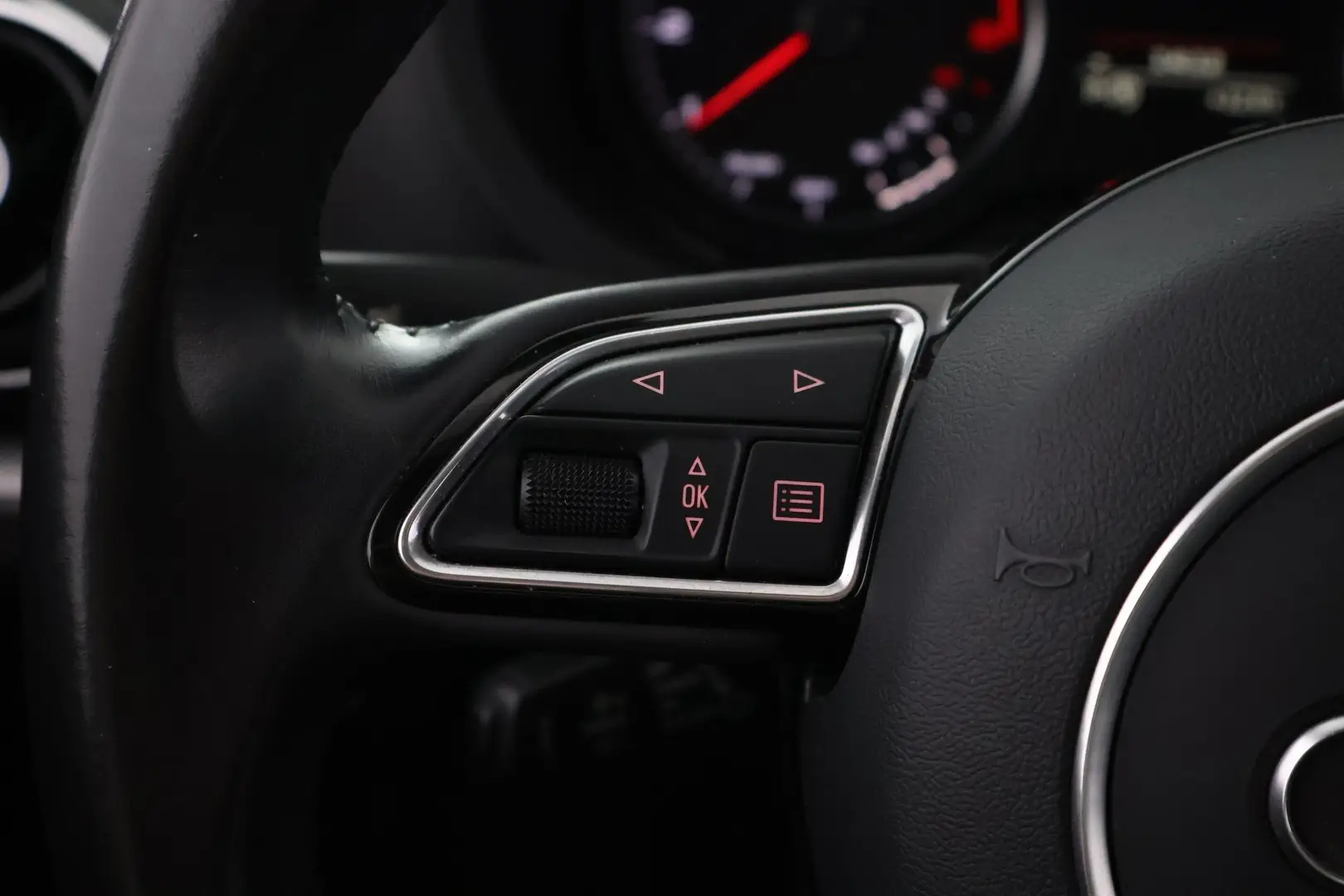 Car Image - W2nxGH5pTogrAjWDQwX2O