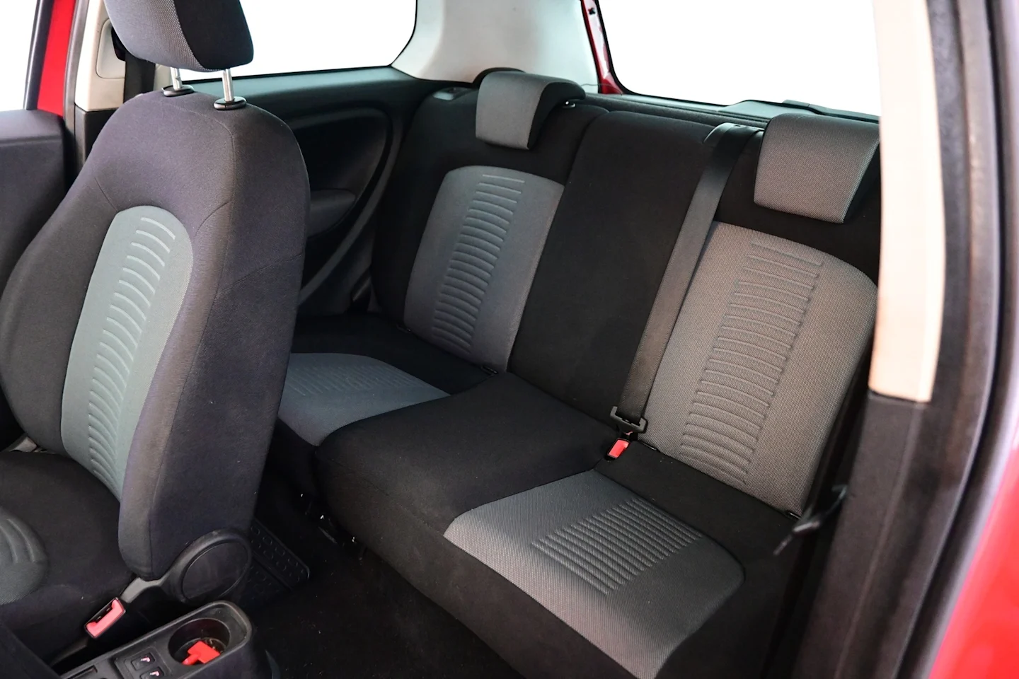Car Image - 2b4iuUKLc3UuJ7hRTkjjoF