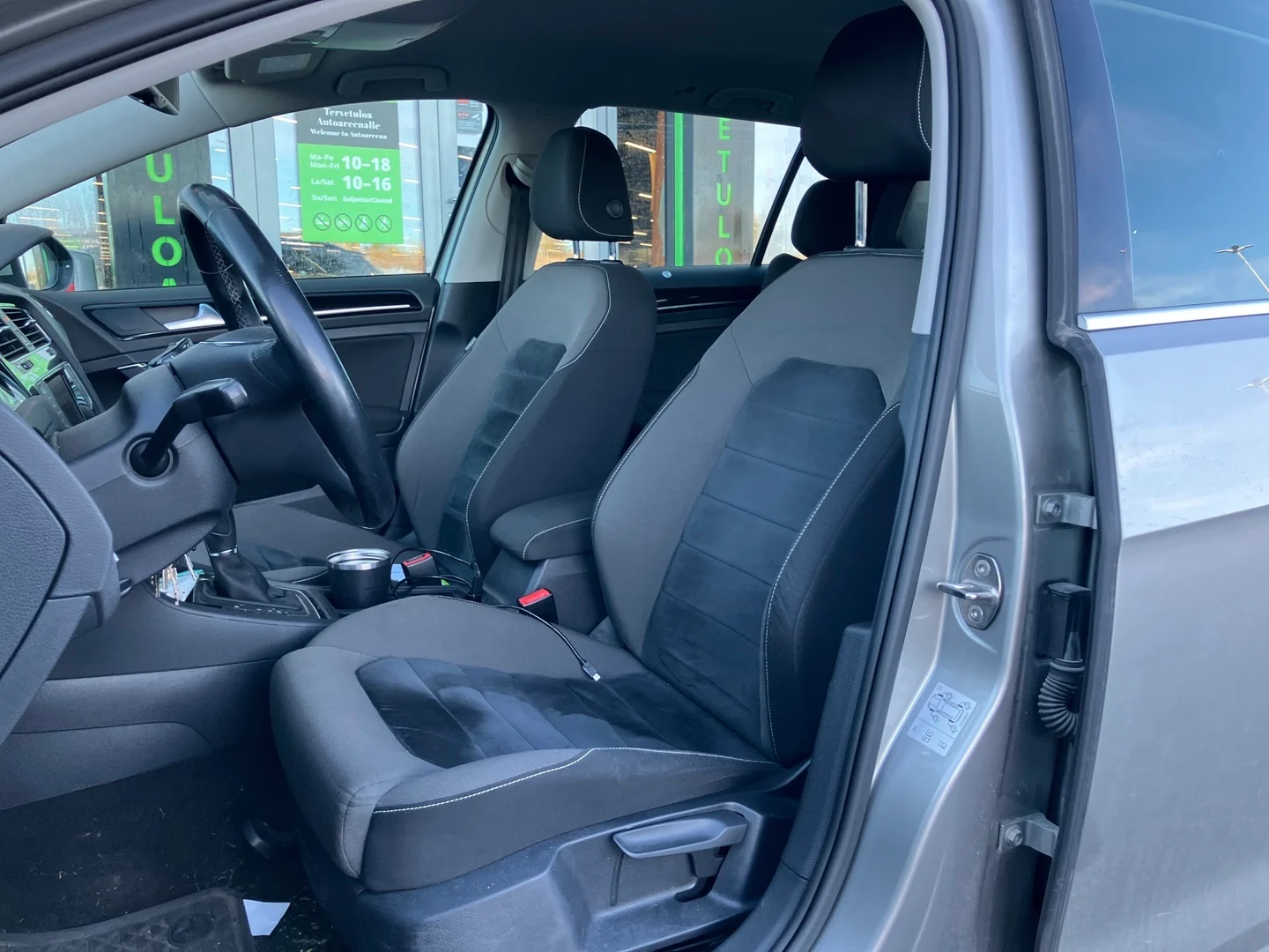 Car Image - 47d9pUpQ6xC4LGvg0JJrFf