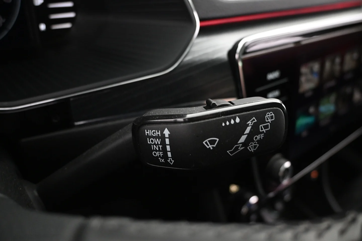 Car Image - 18XN1WL3c4vSF55U1BgOzL