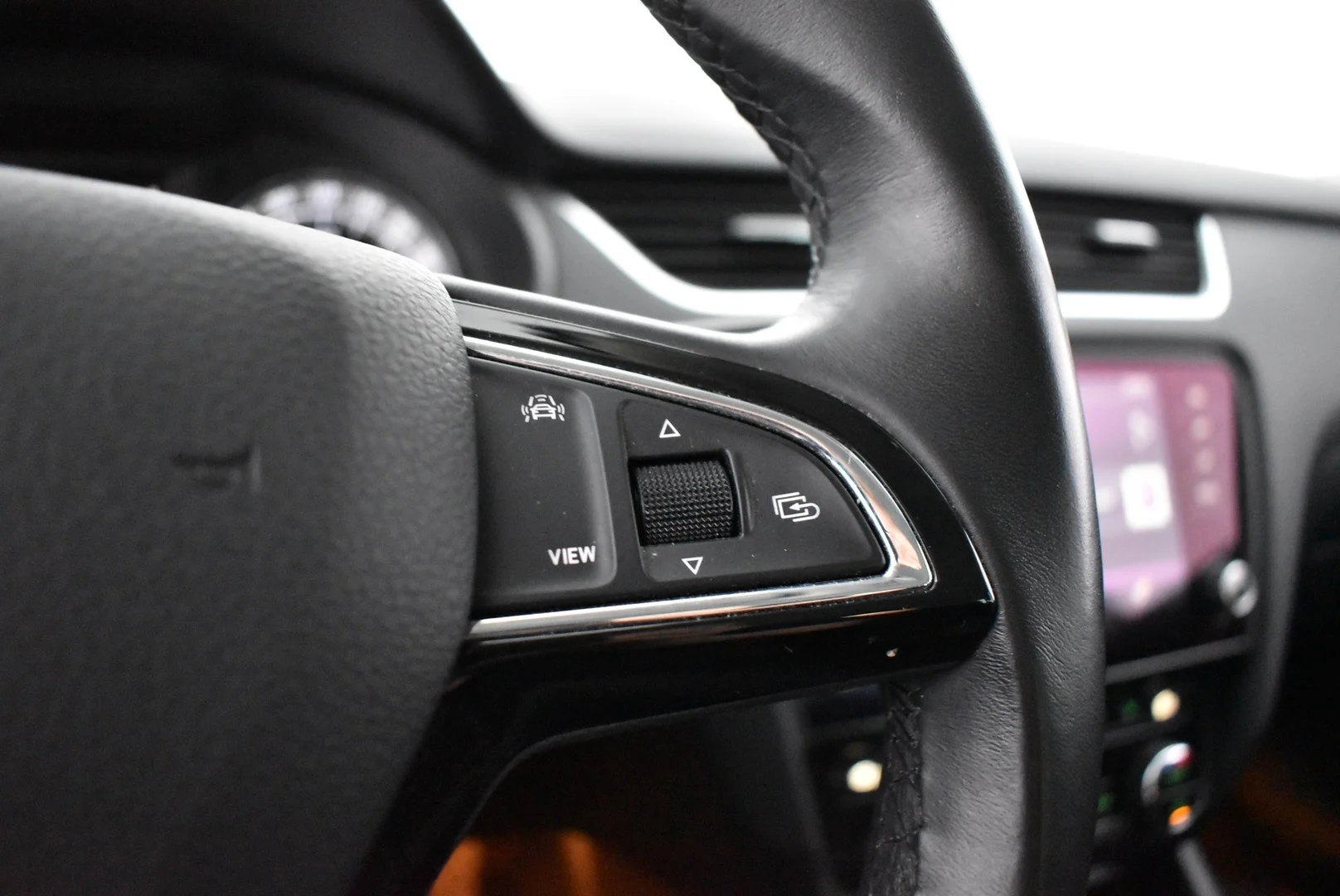 Car Image - 3BlLSeXv0OptoTgM7lNQMd