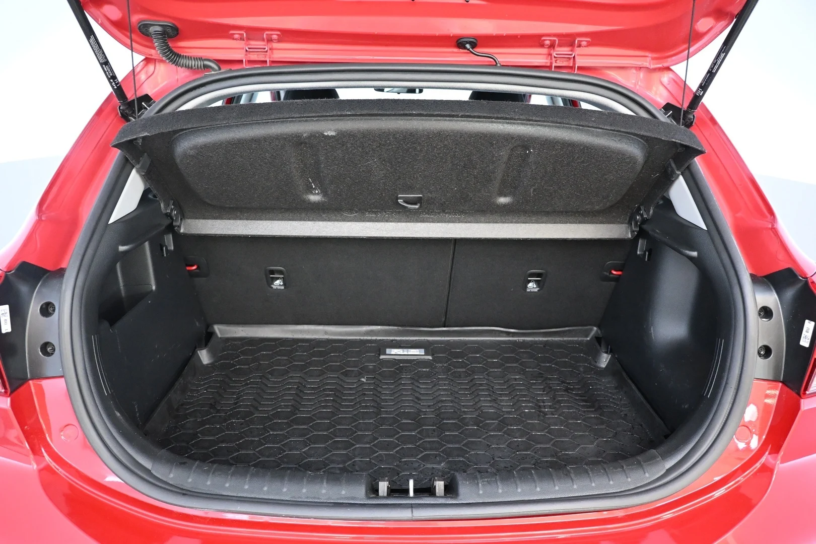Car Image - IAoZhAnRXgvLewQyaOWOj