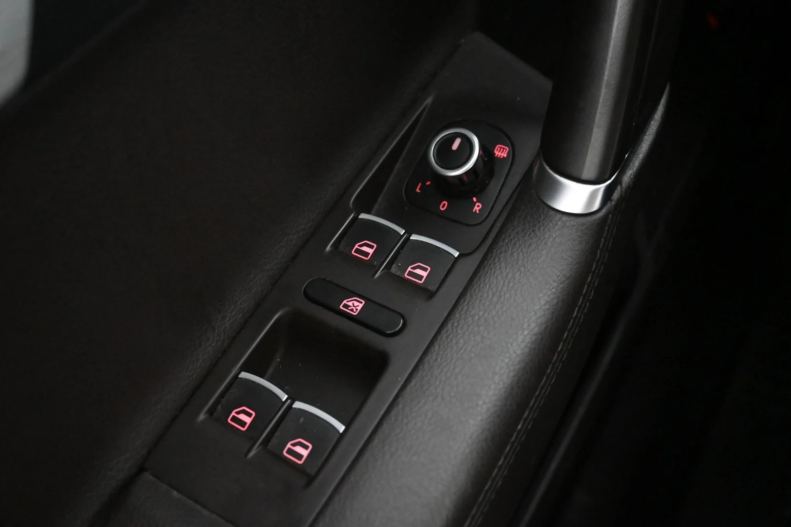 Car Image - 2JeVvryHOLRqGMZWzh7QqA