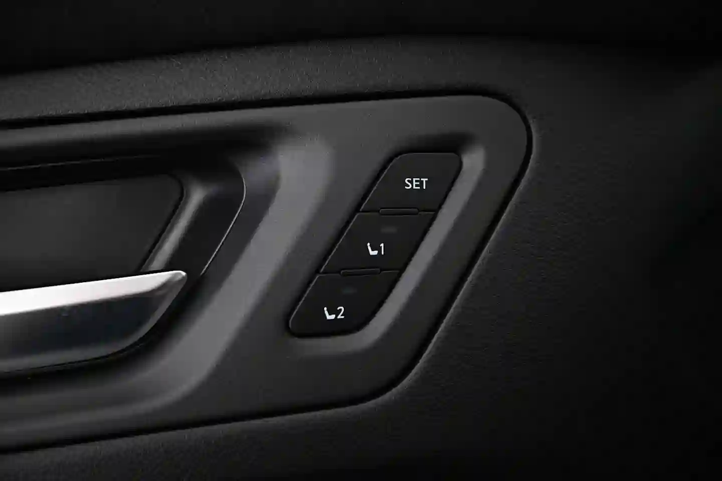 Car Image - 6wIdqQOZDTRb2jhdnYiAlt