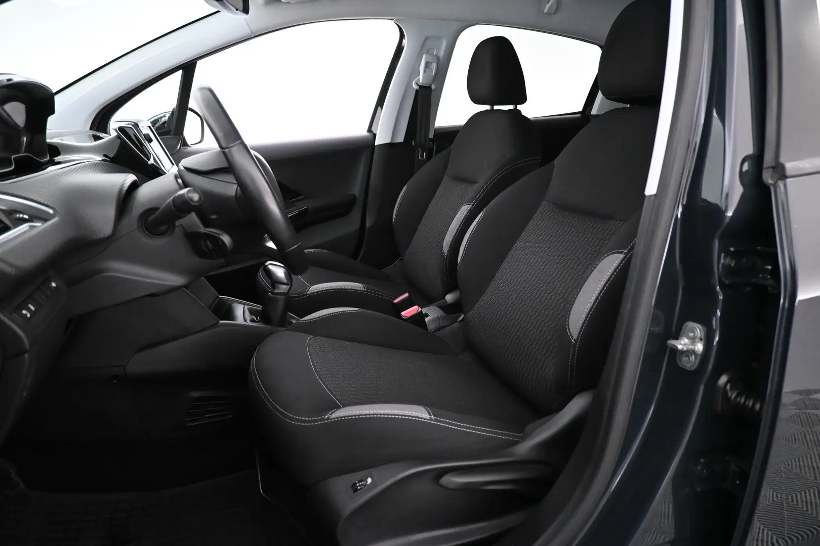 Car Image - 6khP1Ru71VbpIbLJ4Sx04C
