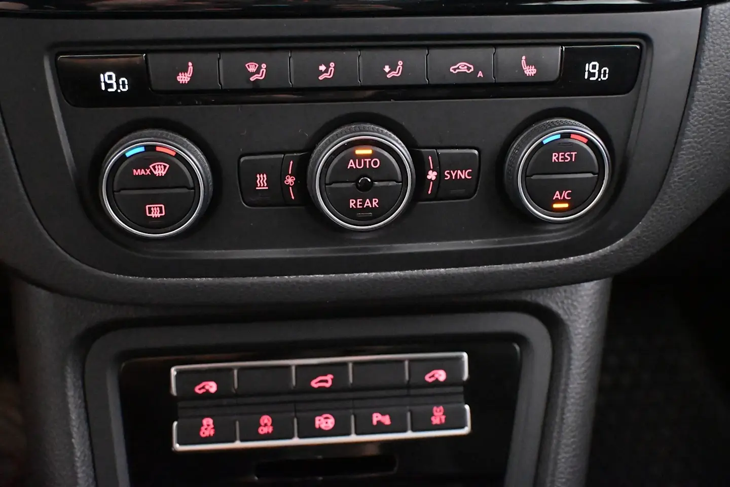 Car Image - 6DCmKlL9yseK9MIOwWnOwW