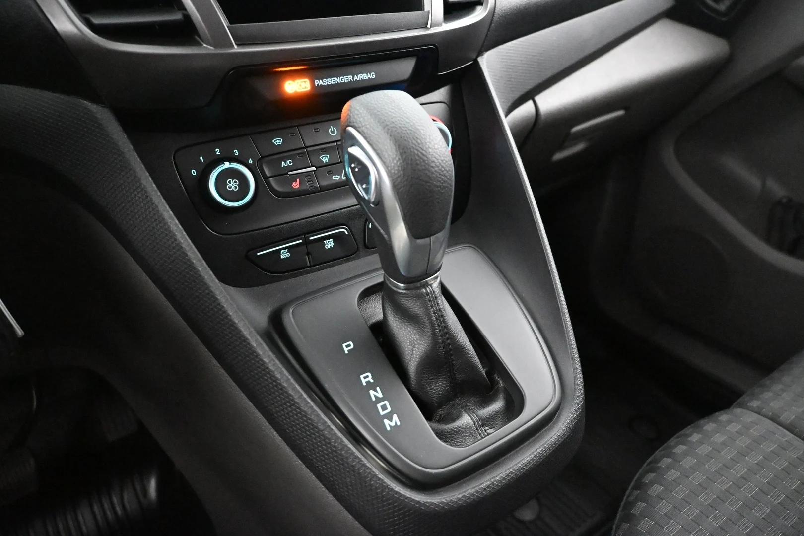 Car Image - 4QpJy4Ad2U01PrcdC5eorE