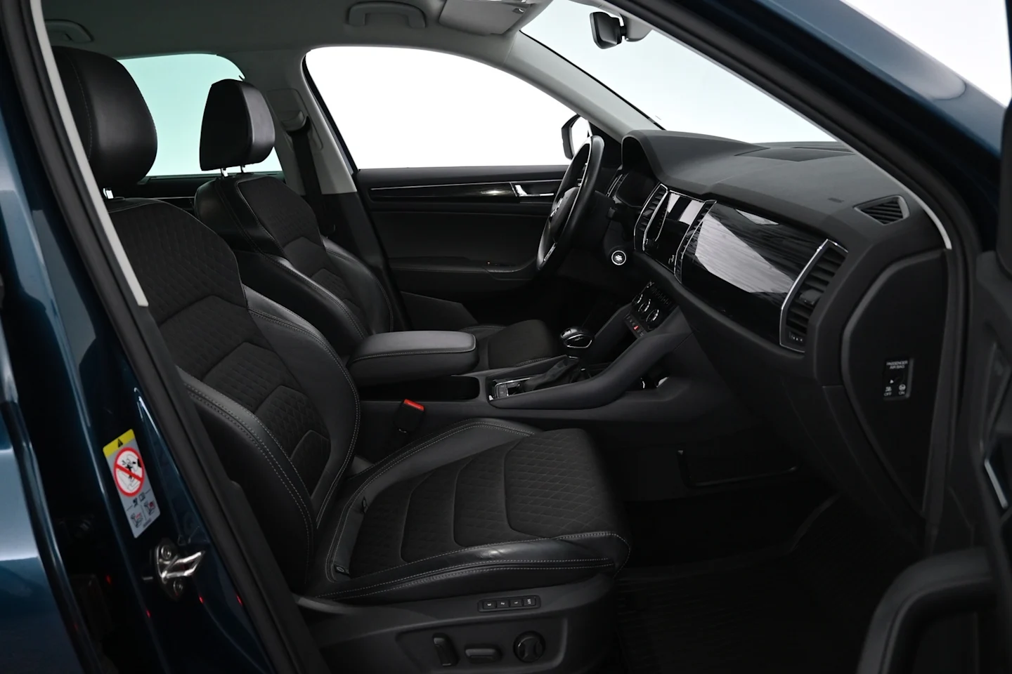 Car Image - 52NKPgV4TbrUrobxTlyZL1