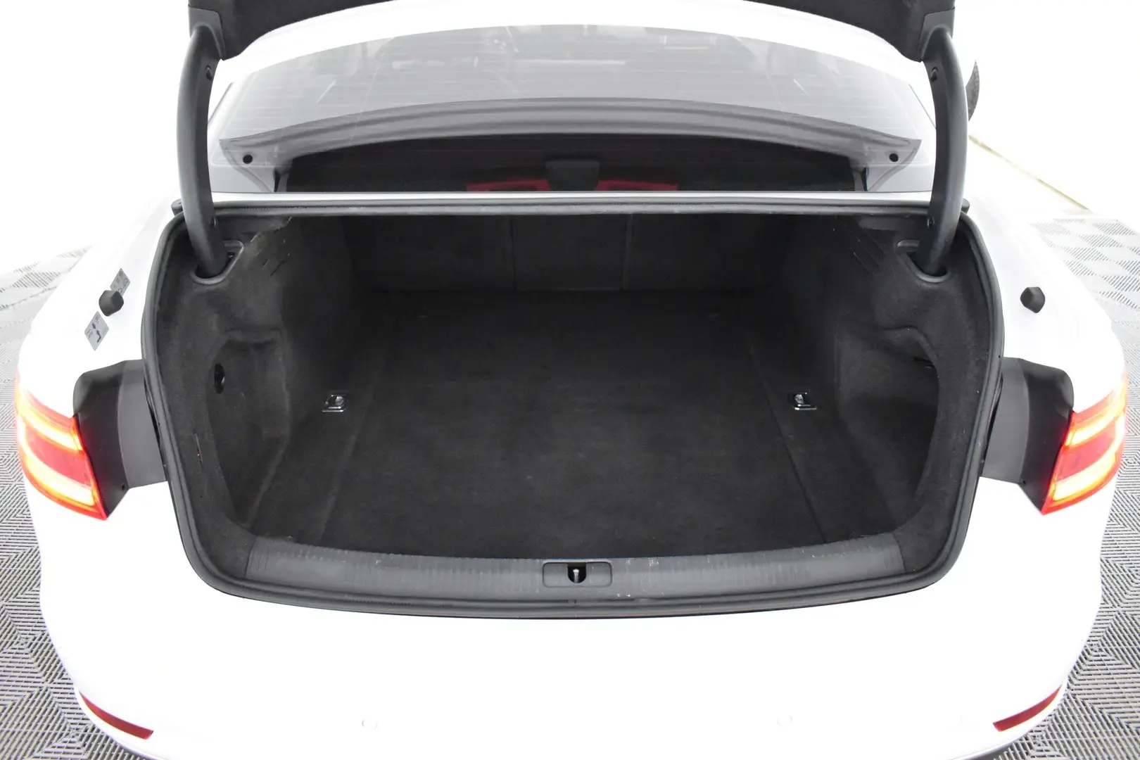 Car Image - CbWrgIT26ZKjsg0X15c85