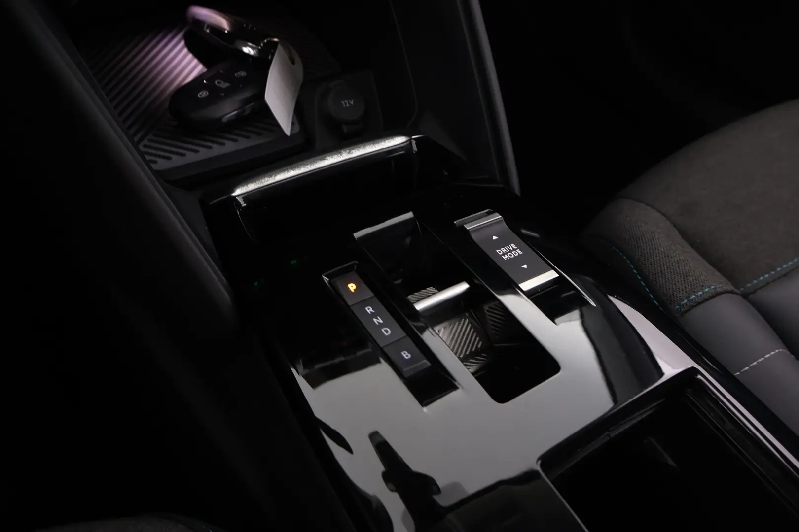Car Image - qyslY8FfK26qafIB0ri9l