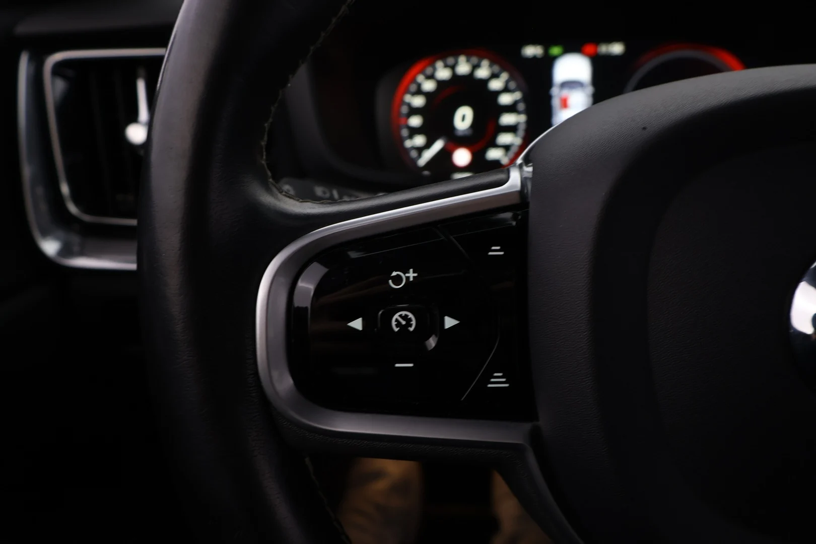 Car Image - 1tR7L4nBzhSkhwUS1mS2nc