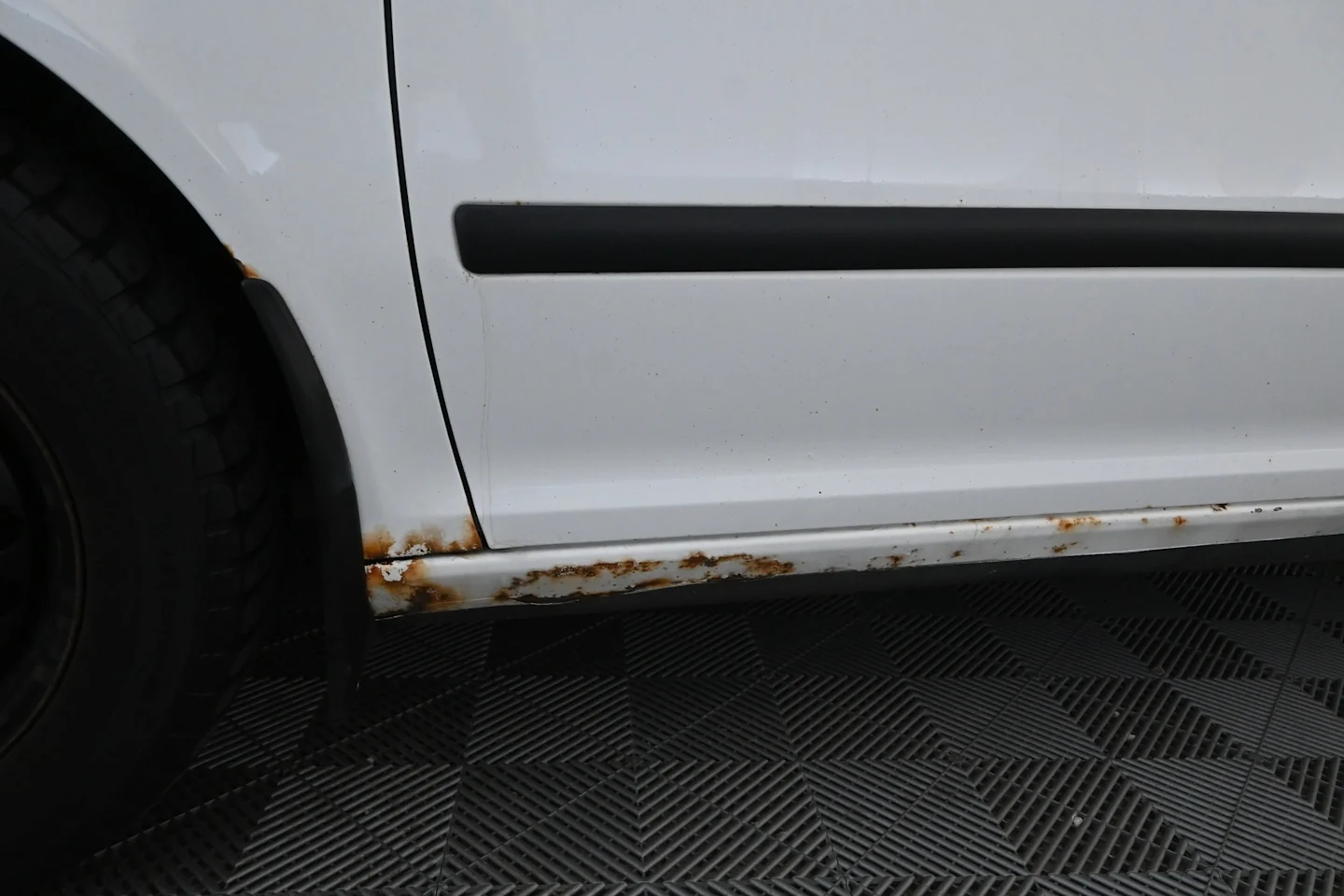 Car Image - 3AEKNisSo0Df0rKN8QrDnu
