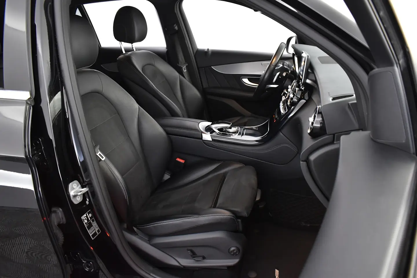 Car Image - RLCnEQRn3Cz2TgY39MSnq