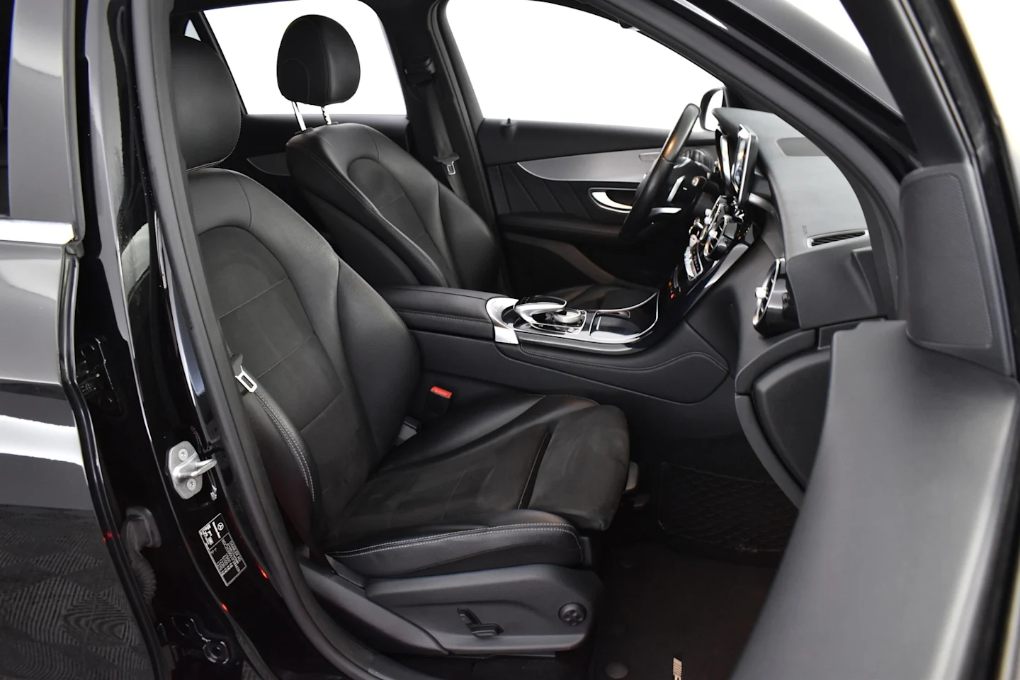 Car Image - RLCnEQRn3Cz2TgY39MSnq