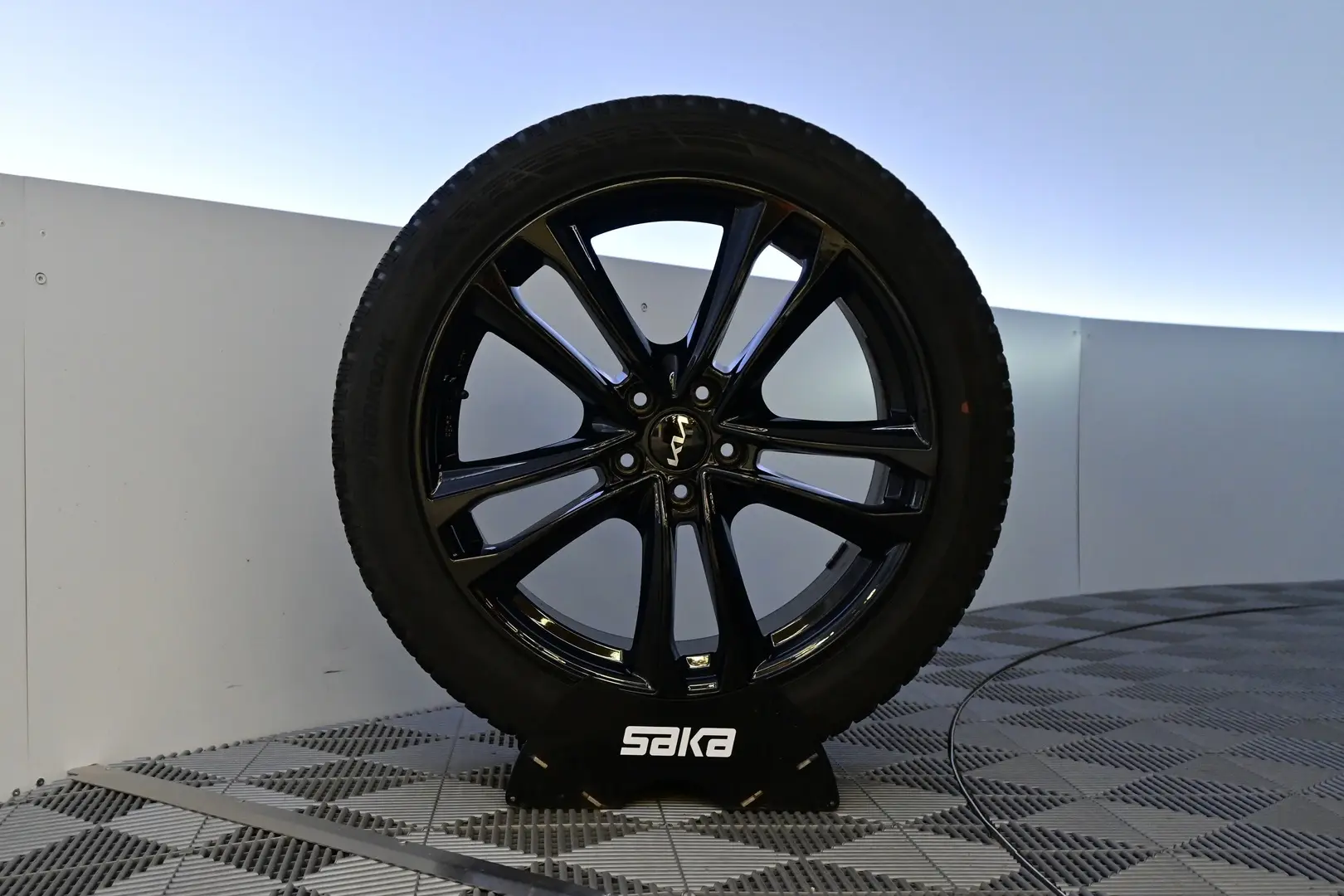 Car Image - 61IixCBTCIHPY2lMNcEu40