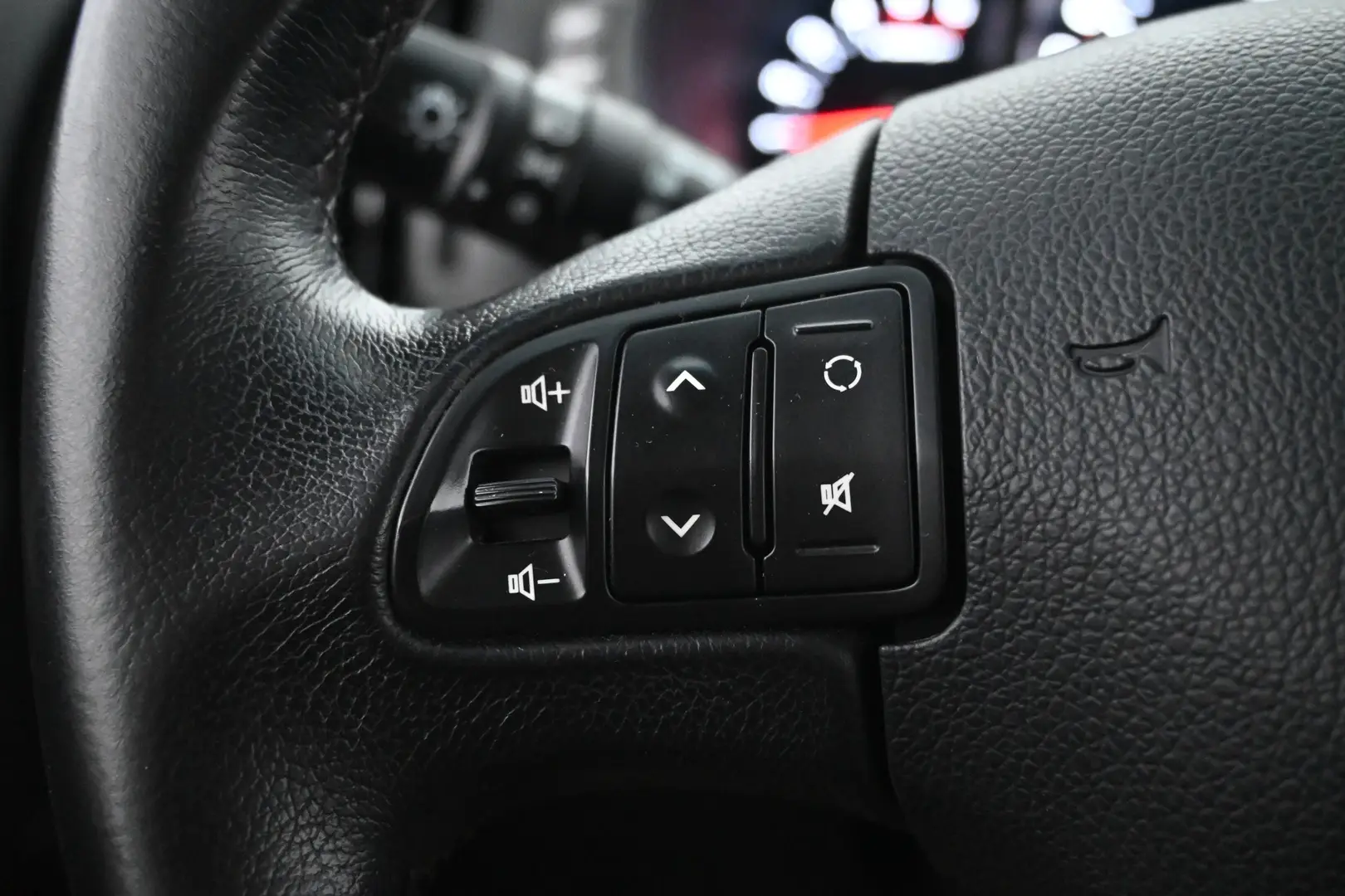 Car Image - 7bsJpUb39fROl6dMJD6Jjw