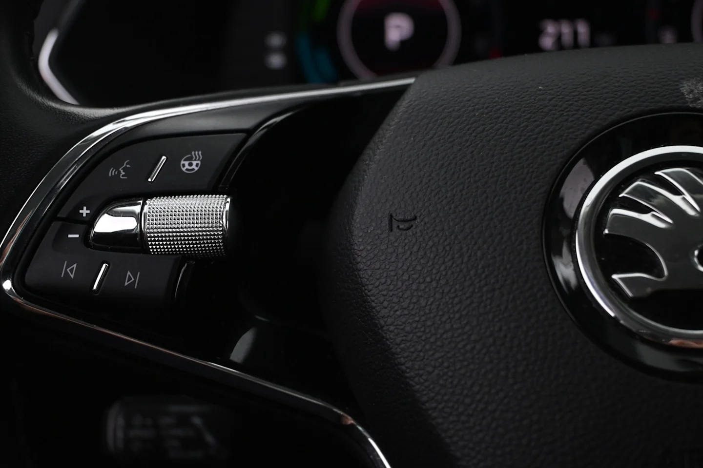 Car Image - 18XN1WL3c4vSF55U1BgOzL