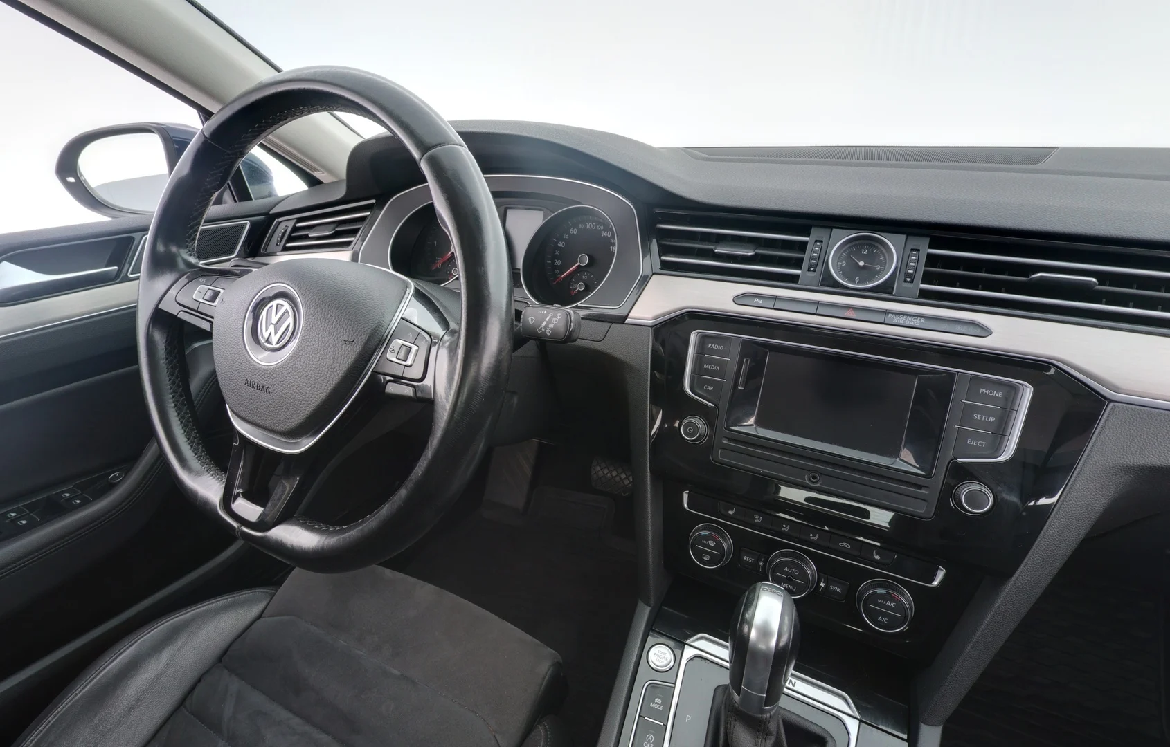 Car Image - 0nLHTrzqV1VfvZIhYKL4A