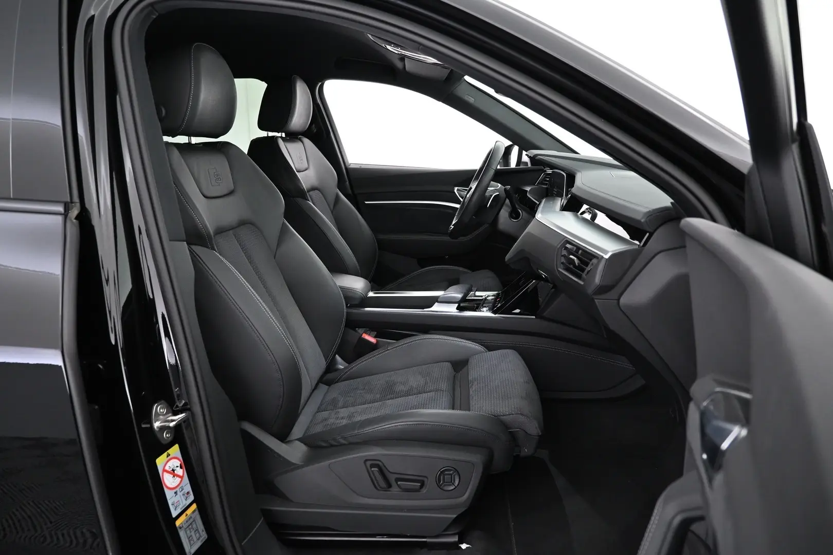 Car Image - G7NRYgIgJqqBdutQO3psc