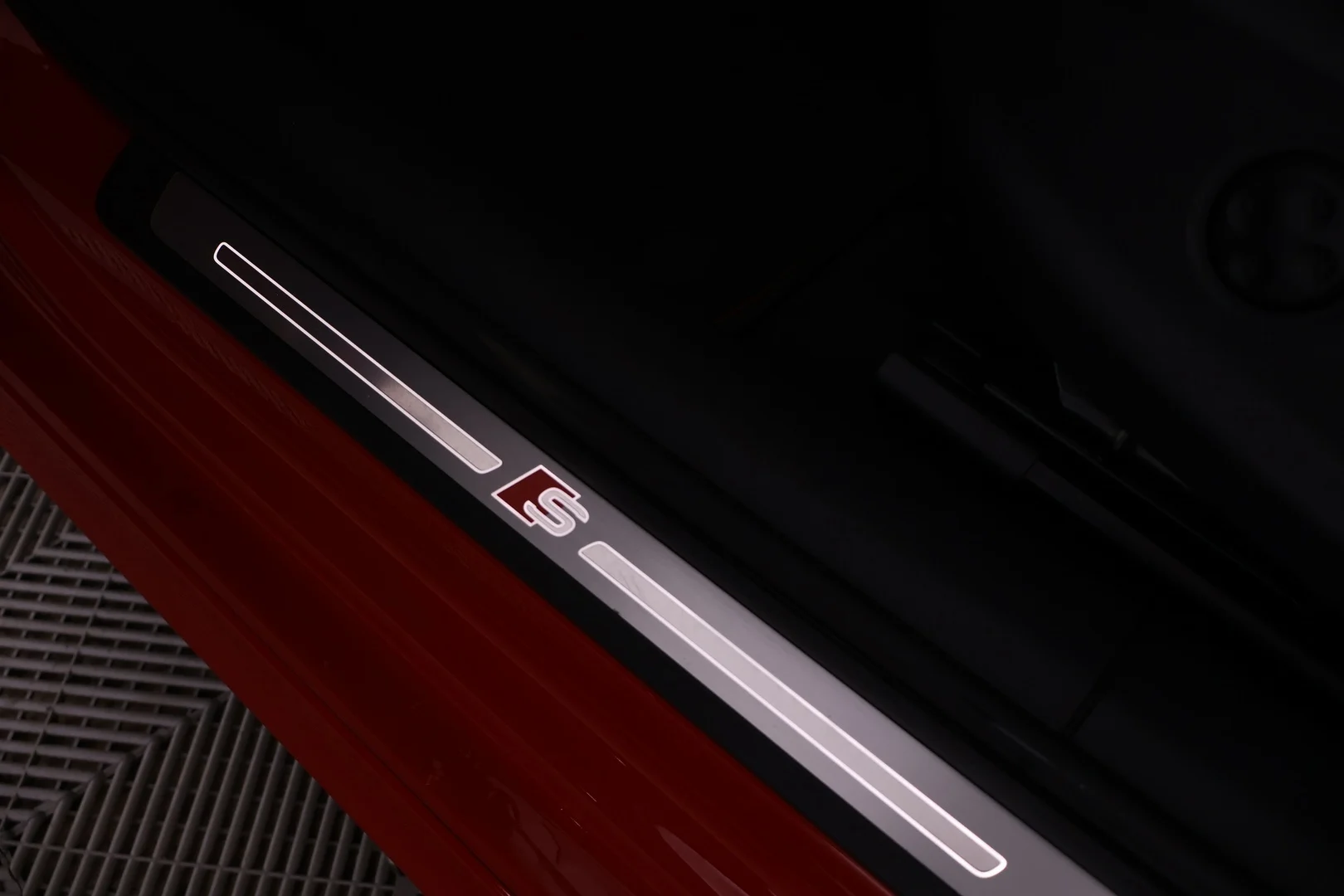 Car Image - 1IKDg5bWKDpXg0QNipkyEZ