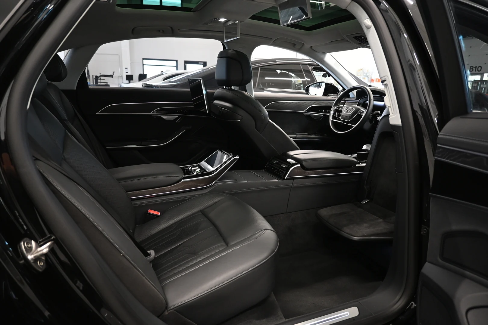 Car Image - 5yyDnLHbNeSdEFyc7pbLjM