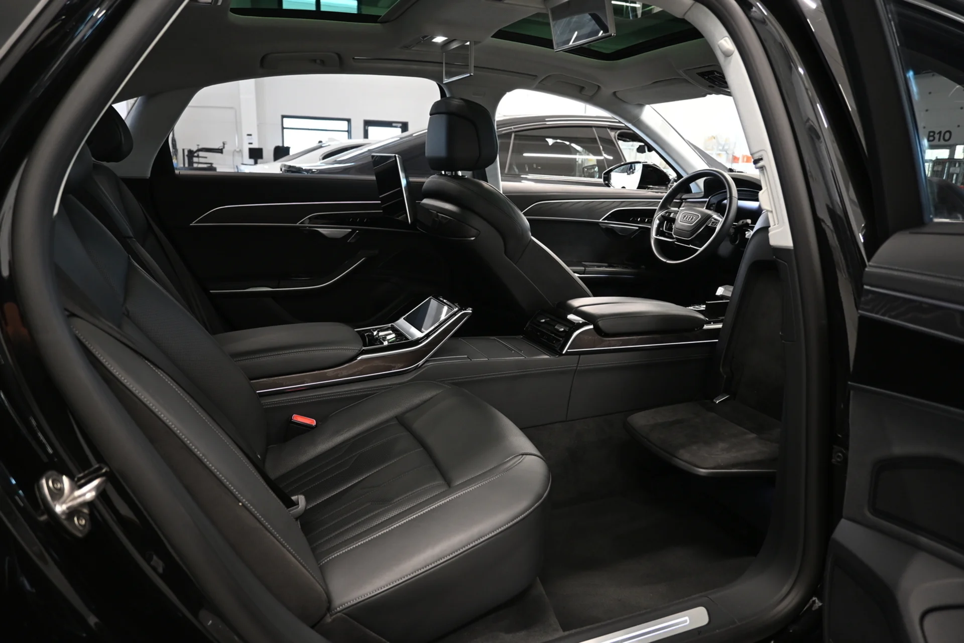 Car Image - 5yyDnLHbNeSdEFyc7pbLjM