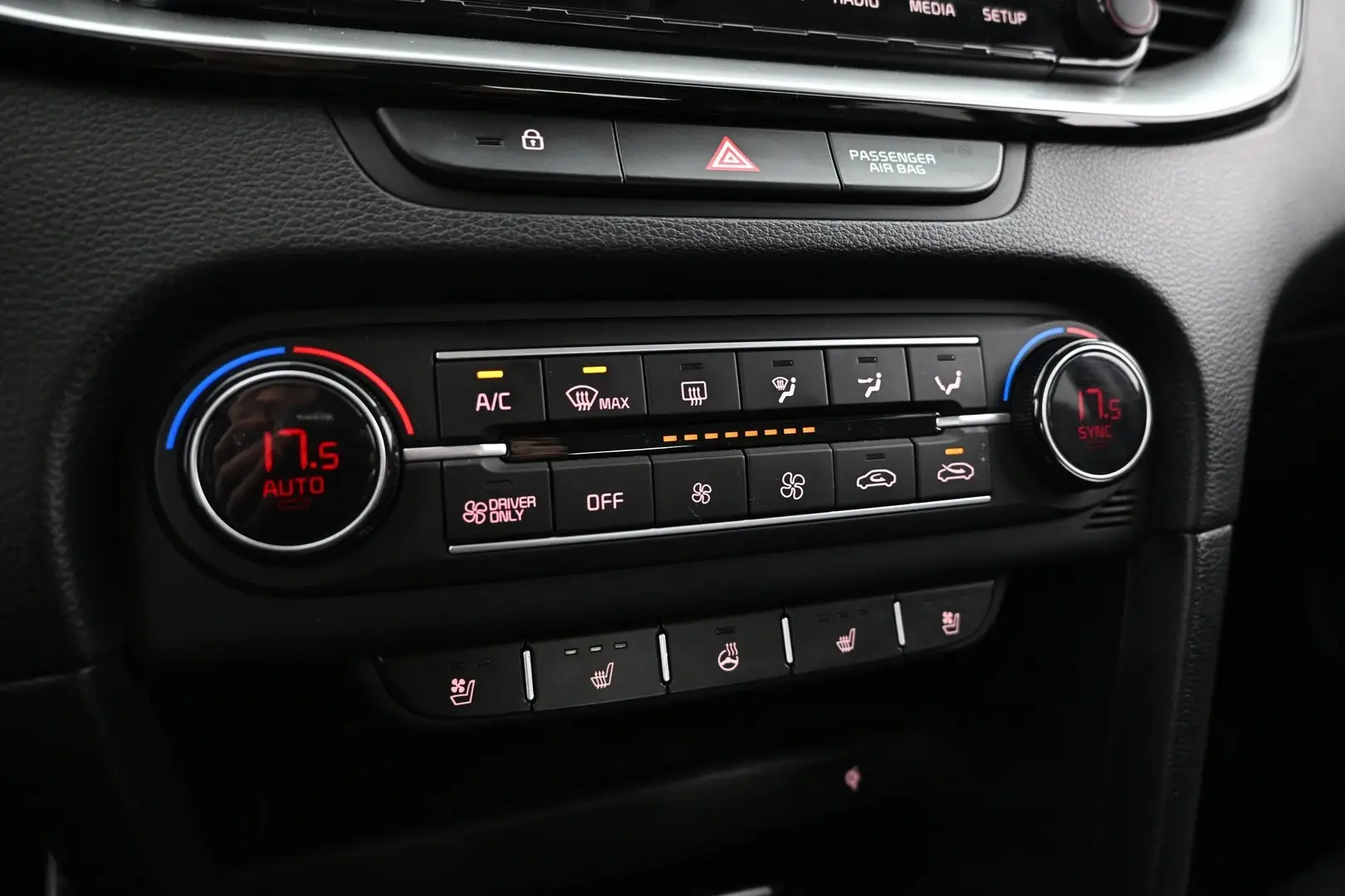 Car Image - 1Ip6NlMuVcgY8VkT6X66us