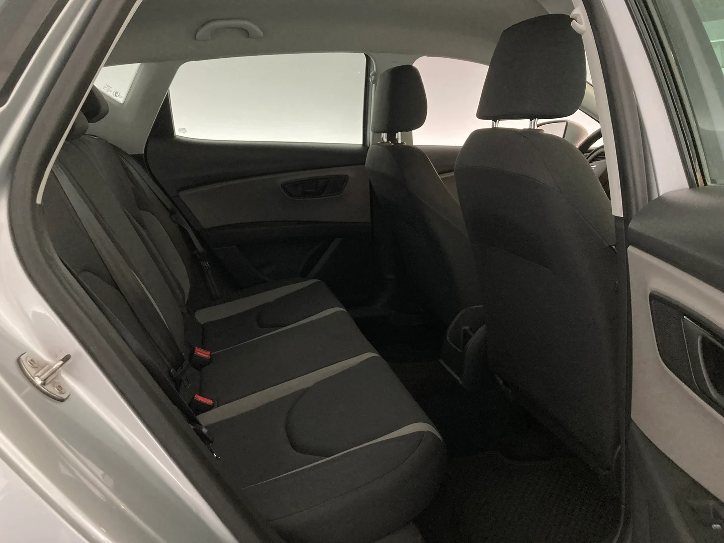 Car Image - 3pTIfaMzYHRWuLGUkG7pMl